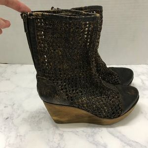 Bed Stu Brown leather wood Heel Ankle Booties SZ 8